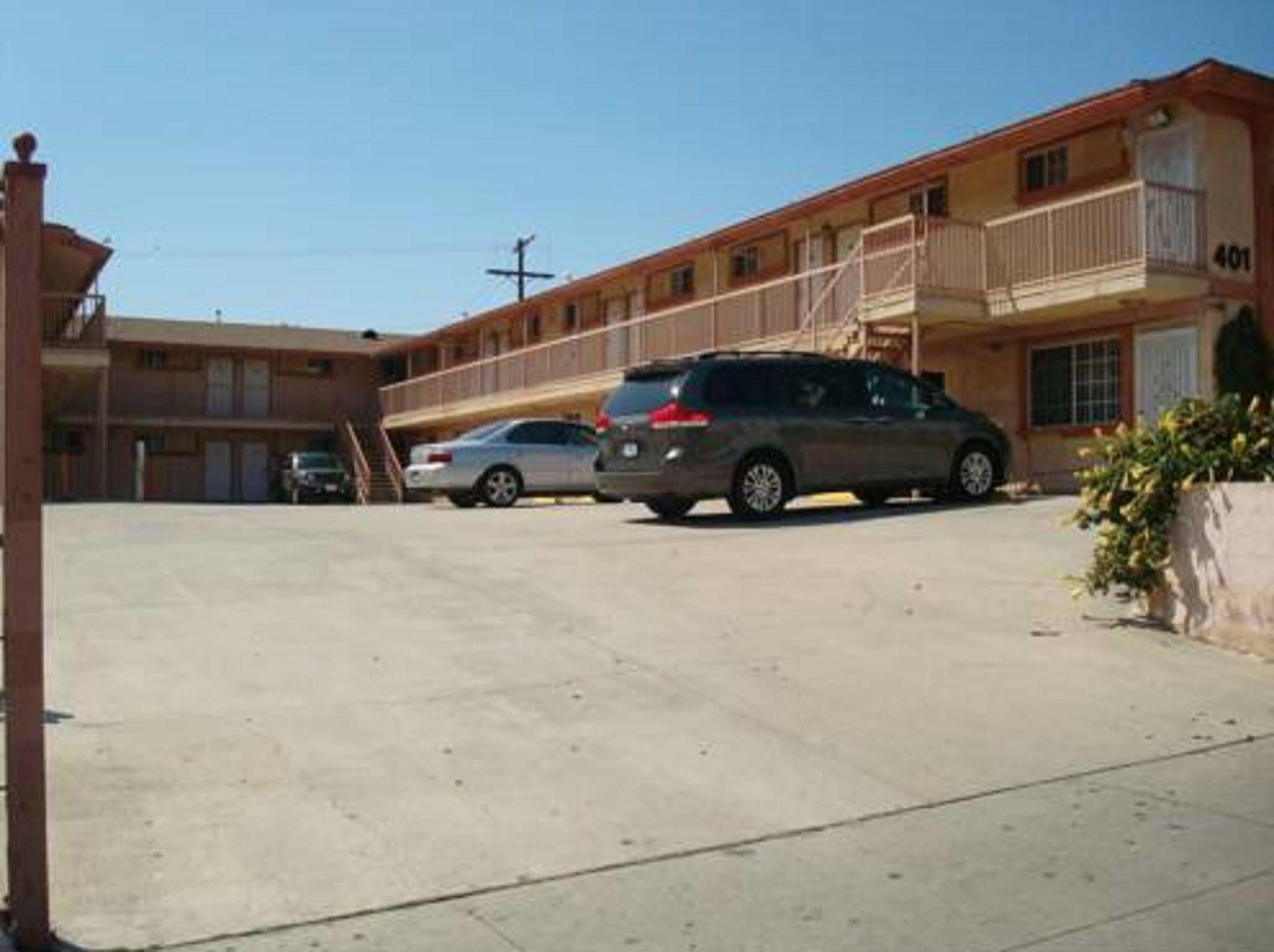 Travel 2* Los Angeles